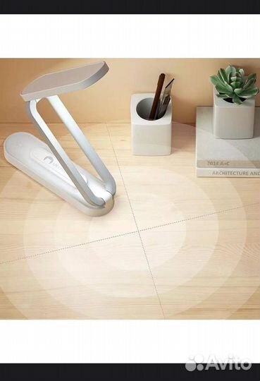 Настольная лампа