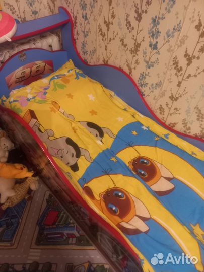 Кроватка-машинка детская