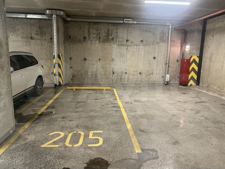 Машиноместо, 14 м²