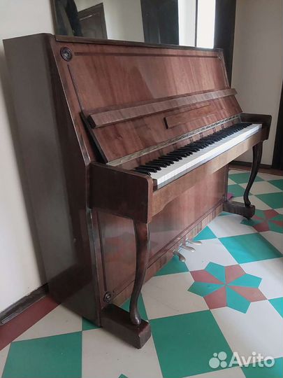 Пианино lirika