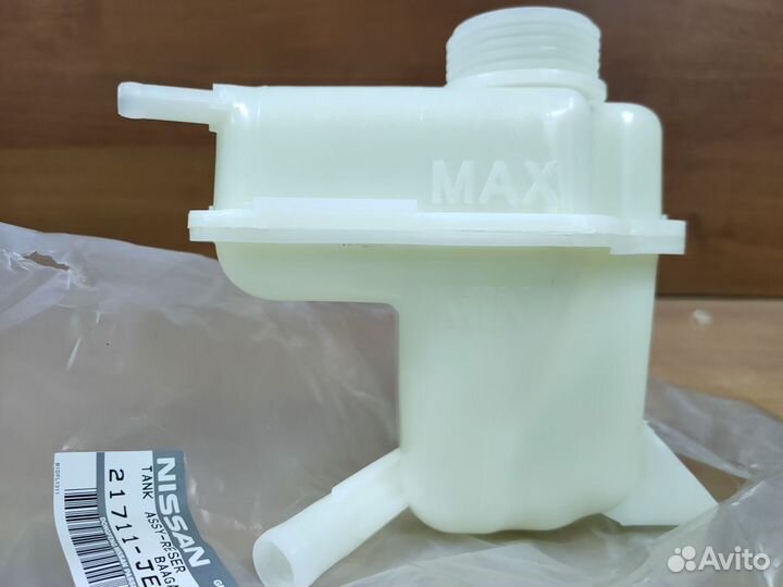 Расширительный бачок Ниссан Кашкай J10 21711JE40A