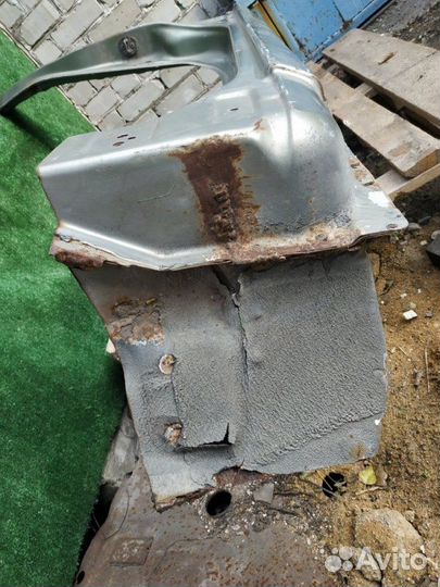 Порог левый Nissan Maxima A33 VQ20DE 1999-2006