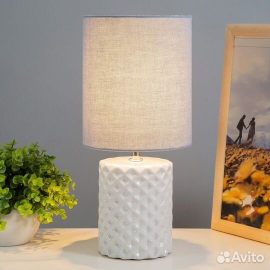 Настольная лампа 'Бернард' 1х40Вт Е14 пр-1,6м белы