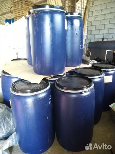 Бочка пластиковая с крышкой и хомутом 220л