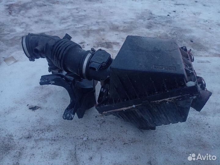 Корпус воздушного фильтра Nissan Primera P11