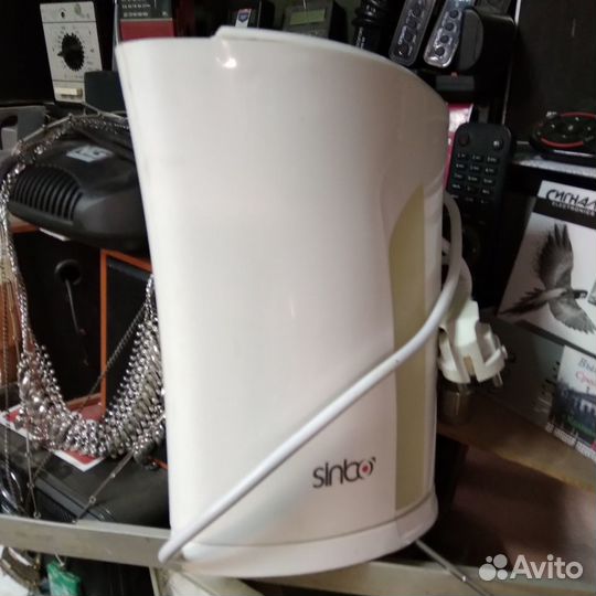 Продам эл.чайник Simbo