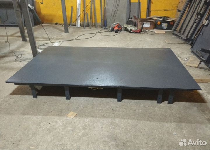 Напольный люк в подвал на амортизаторах 508*508