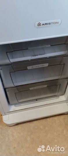 Холодильник ariston Аристон