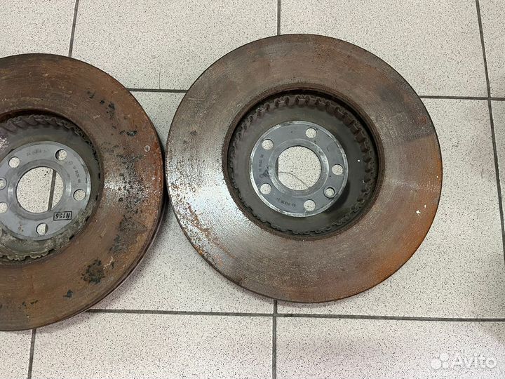 Передний тормозной диск Range Rover Velar