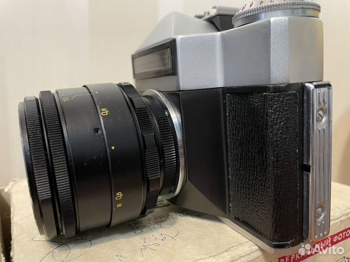 Плёночный фотоаппарат Зенит-Е