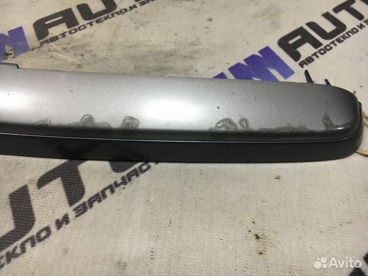 Накладка торпедо центральная правая Мазда сх-7