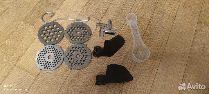 Запчасти от мясорубки и хлебопечки