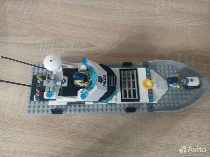 Lego city полицейский катер