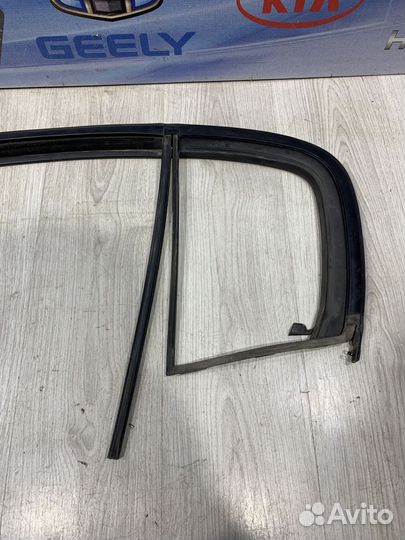 Уплотнитель зад проема стекла двери renault megane