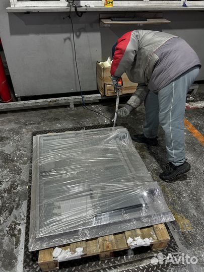 Напольный люк в подвал