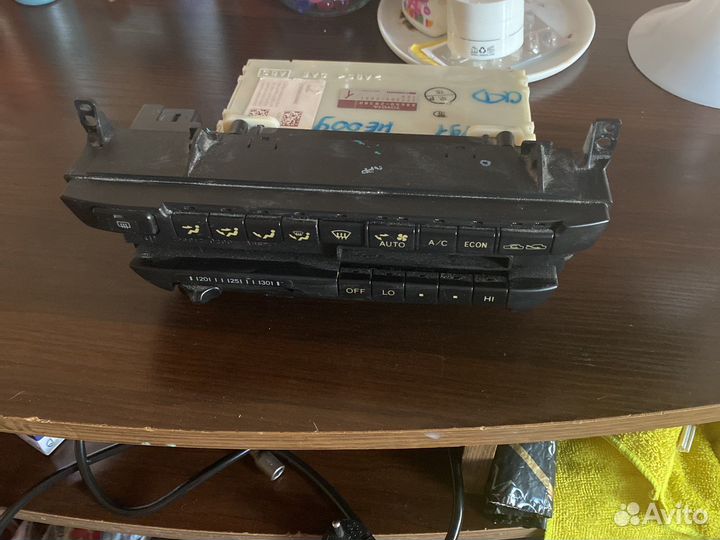 Блок управления климатом toyota carina