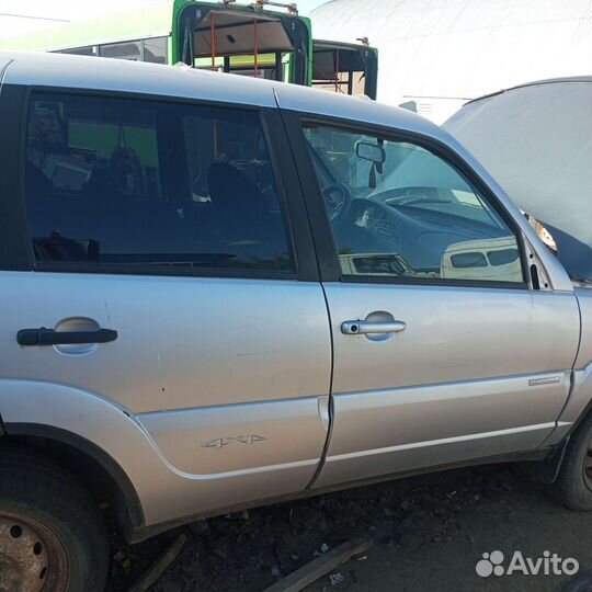 Дверь Шевроле Нива