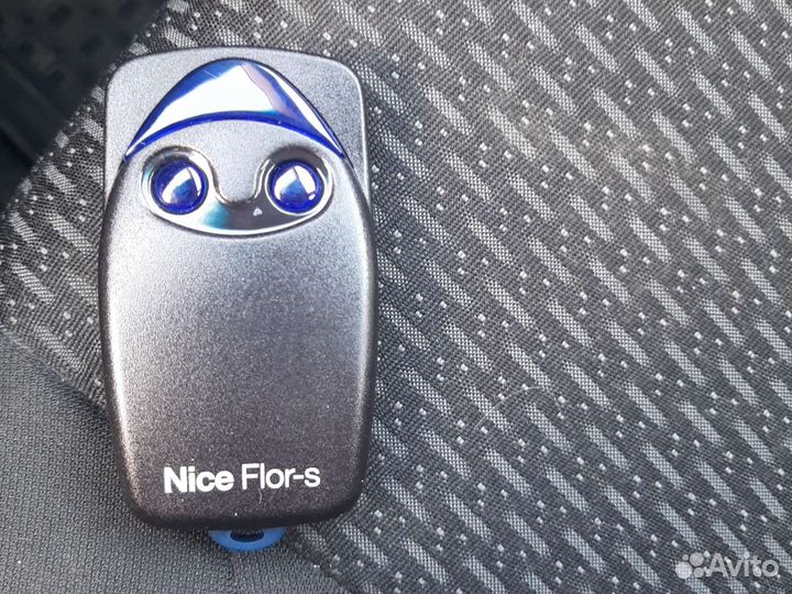 Пульт-передатчик Nice FLO2R-S черный