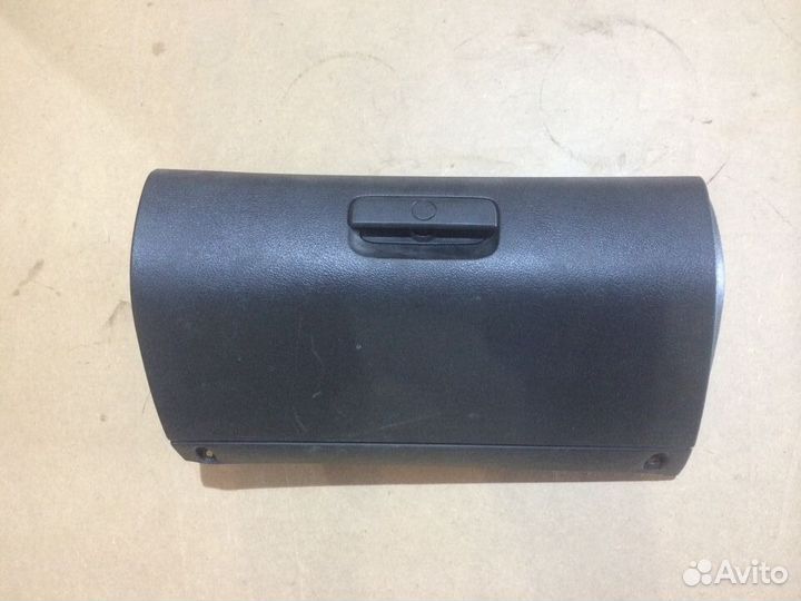 Бардачок Skoda Octavia A4