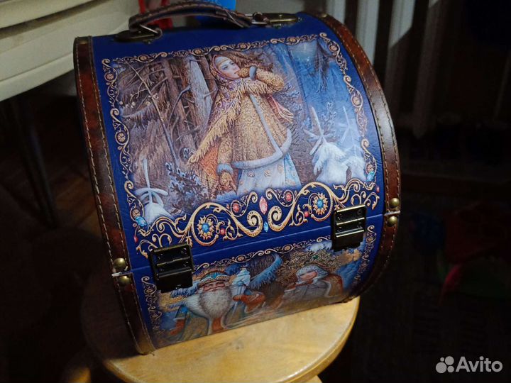 Сундук новогодний