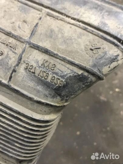 Патрубок Volkswagen Passat (B4) 1994-1996