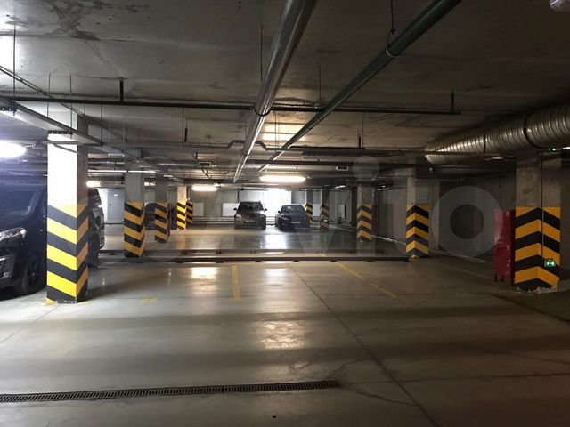 Машиноместо, 30 м²