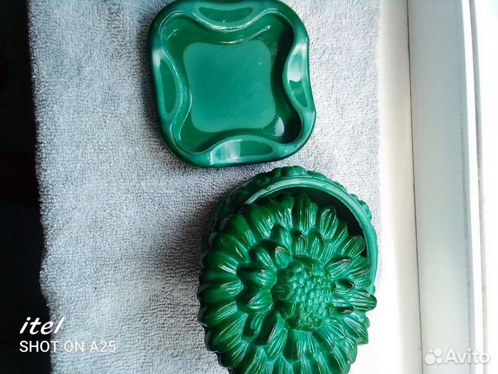Малахитовая шкатулка и пепельница