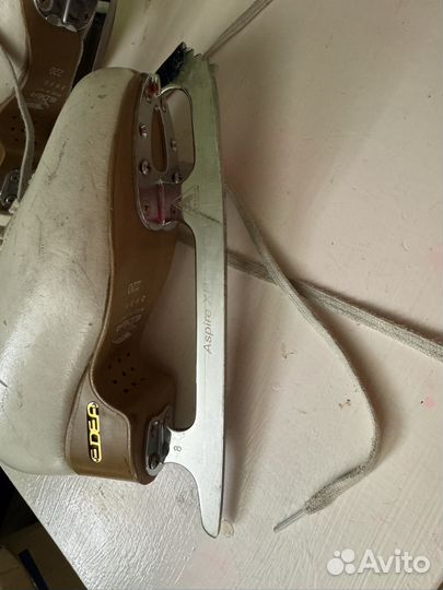 Фигурные коньки edea 220