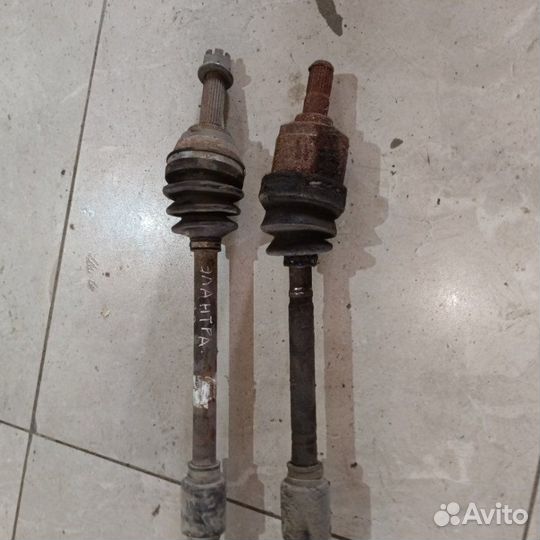 Привод передний правый Hyundai Elantra 2.0 2003