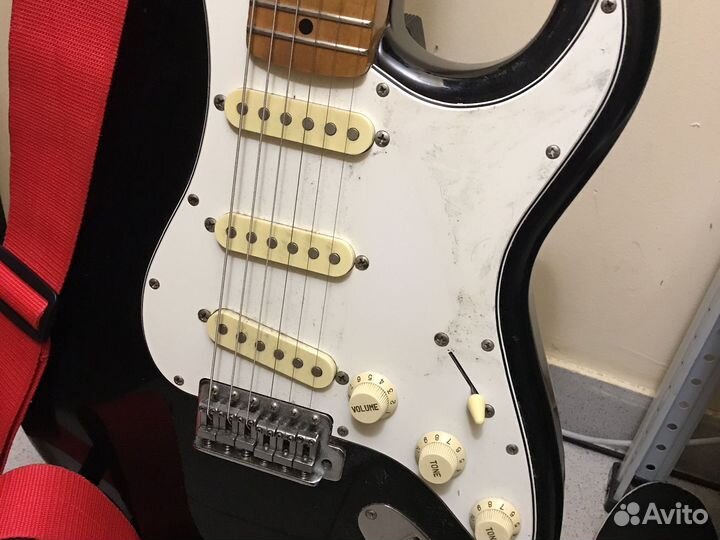 Гитара электрическая