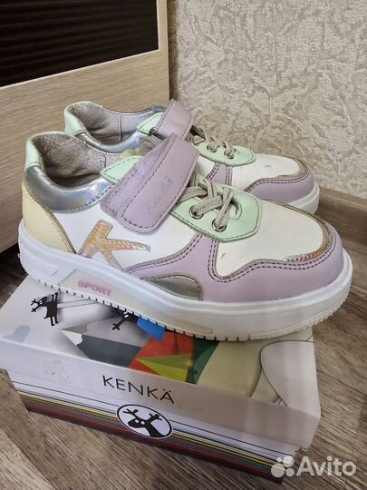 Кроссовки для девочки