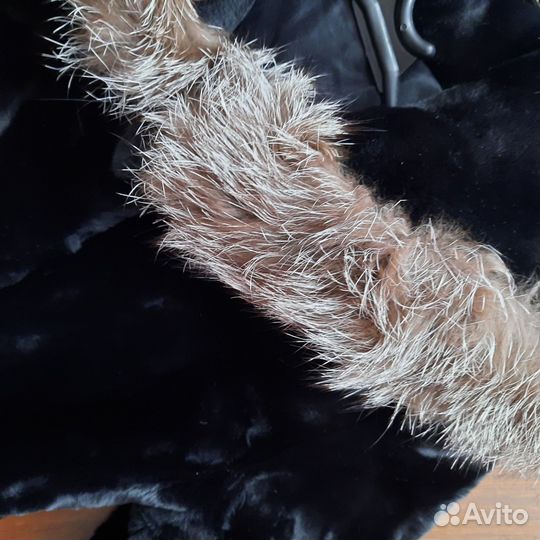 Шуба мутоновая с капюшоном