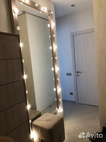 Зеркало настенное