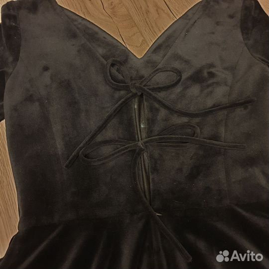 Платье бархатное 46