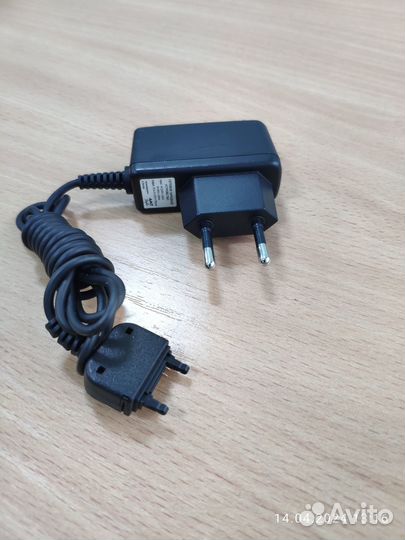 Зарядное устройство