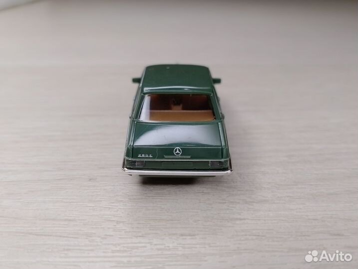 A26.1) Mercedes-Benz 200 (W108) 1965-1972 тёмно-зе