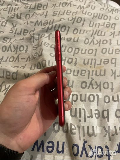 Телефон iPhone 11