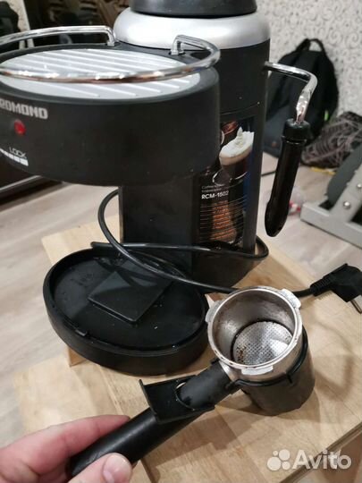 Кофеварка рожковая redmond rcm1502