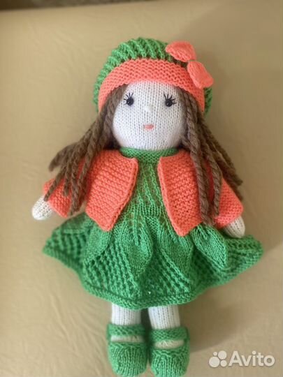 Кукла ручной работы вязаная