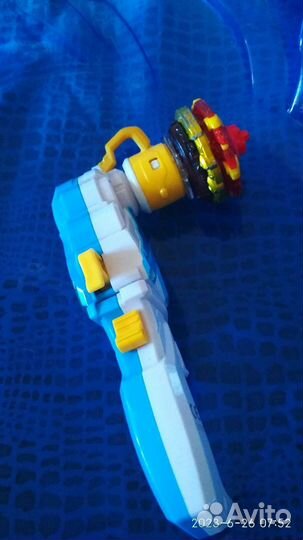 Арена для бэблэйдов с магнитной запуском