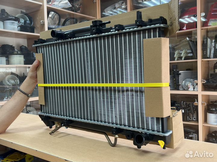 Радиатор охлаждения Тойота Карина/Toyota Carina