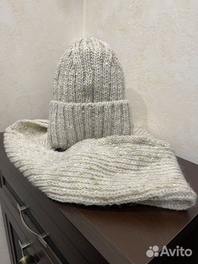 Комплект шапка и снуд, новый