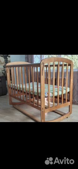 Детская кроватка с матрасом