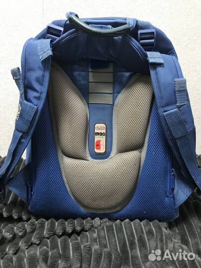 Продам рюкзак школьный б/у