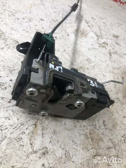 Замок двери передний правый Opel Astra H 1.6