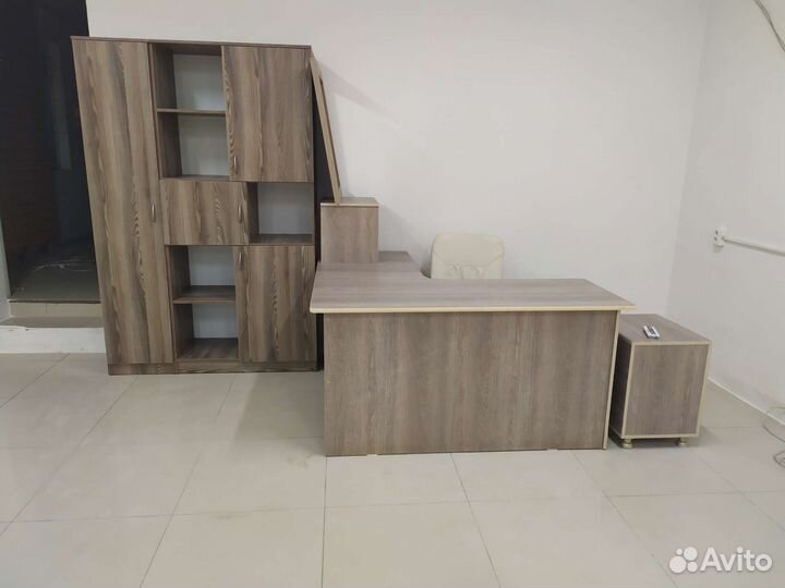 Офисная мебель стол стул шкаф тумба зеркало