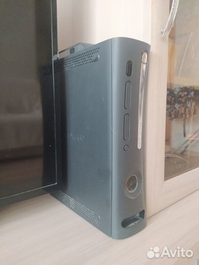 Xbox 360 + джойстики и игры