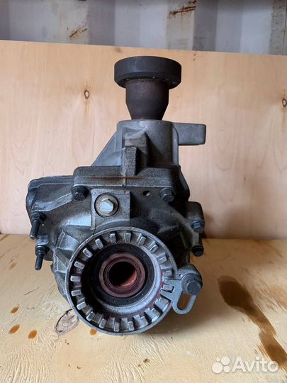 Раздаточная коробка Volvo XC70 угловая передача