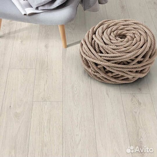 Ламинат Egger Pro Classic 8/33 4V EPL034 Дуб Кортина белый