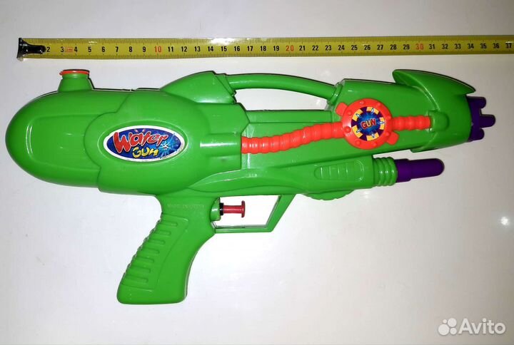 Игрушки разные пластиковые